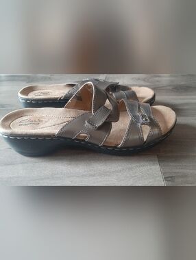 Clarks Merliah Karli Metallic Sandal Women's 6.5M